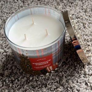 Bath and Body Works 3 wick candle, Marshmellow Fireside